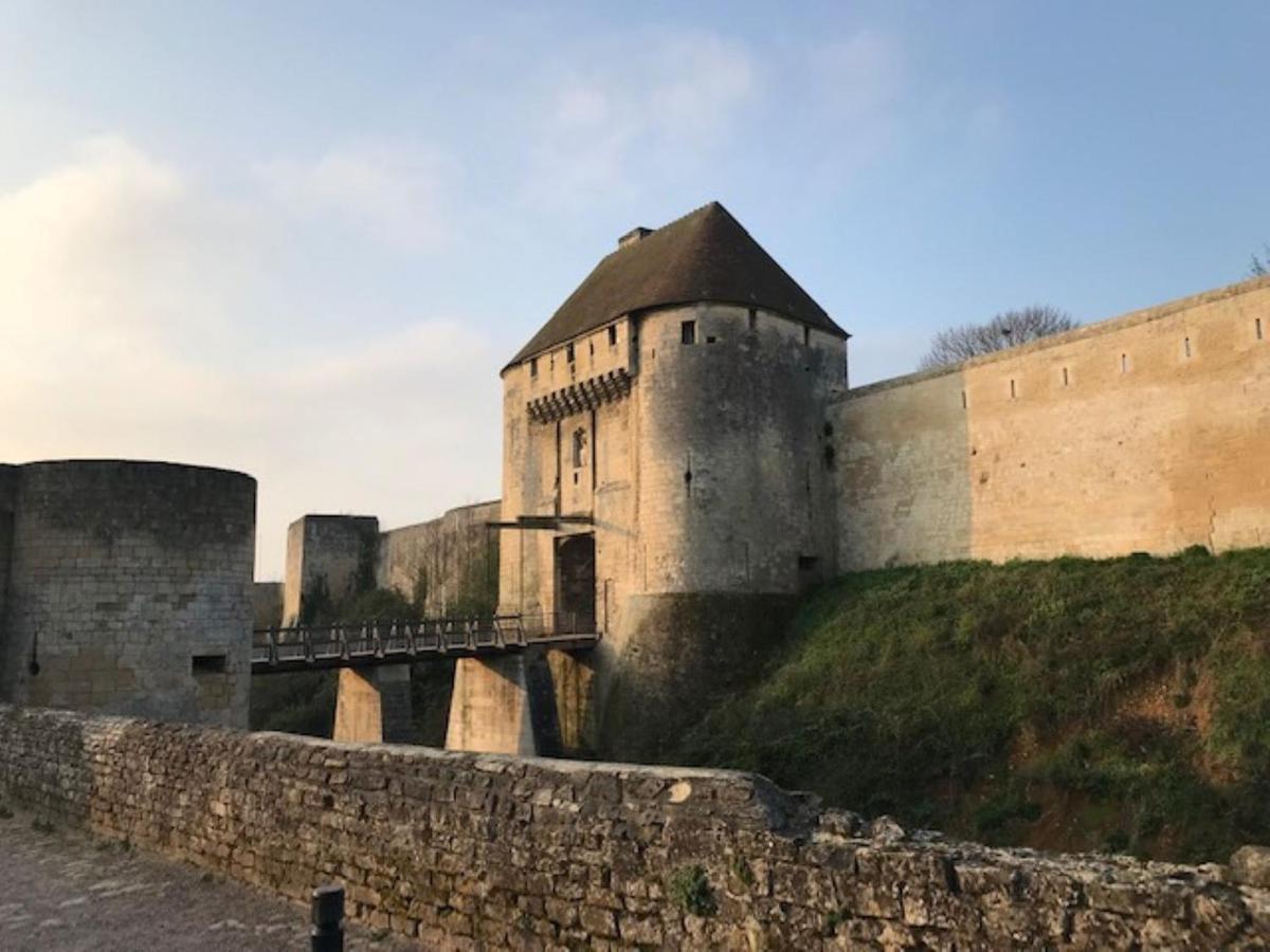 Logis Hotel Du Chateau Кан Екстериор снимка